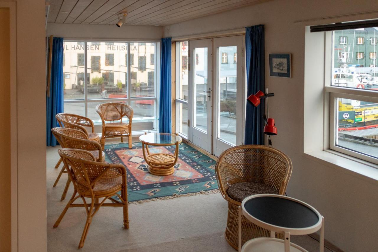 Guesthouse At The Boat Harbour 토르스하운 외부 사진
